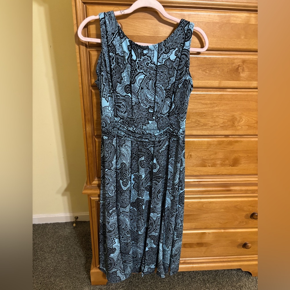 Striking summer dress